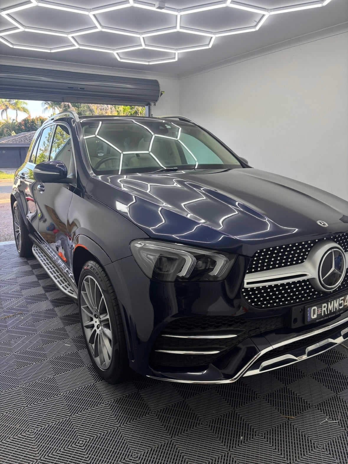 Gloss & Go (Cut & Polish & Interior)