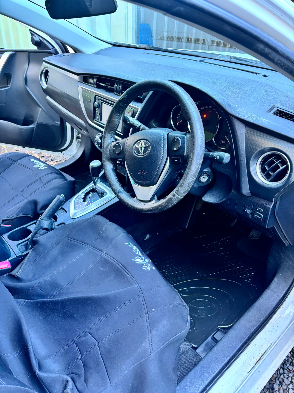Basic Interior + Exterior Detail